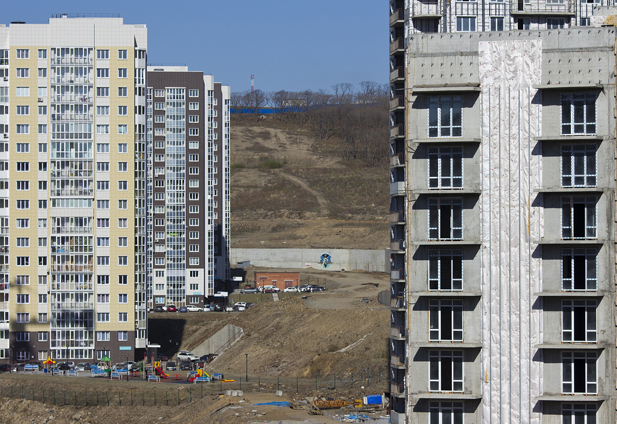 На опорной стенке улицы Сочинской появилось граффити – Патрокл