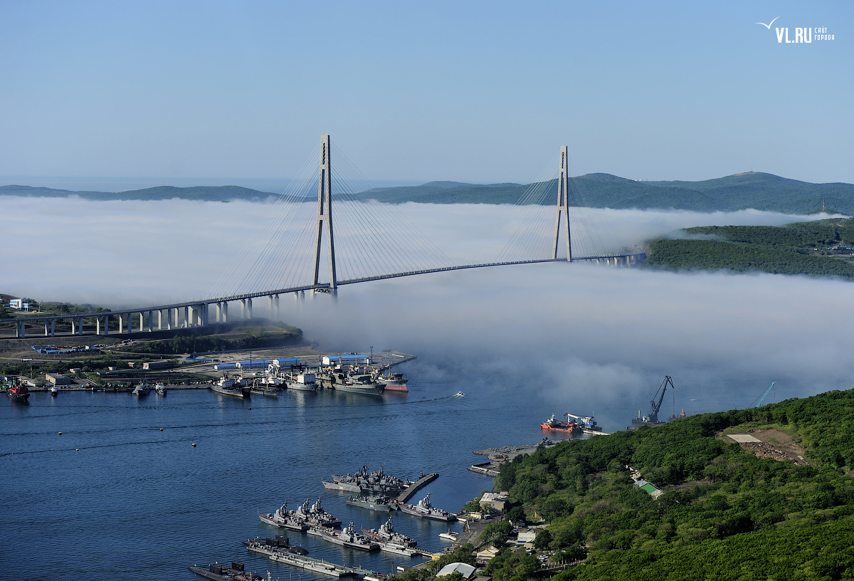 Название моста босфор восточный на купюре 2000. Остров русский Владивосток. Мост на остров русский во Владивостоке. Пролив Босфор остров русский. Мост через пролив Босфор Восточный.